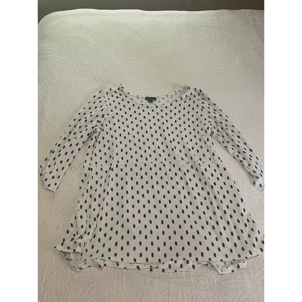 J. Jill Wearever Ikat Print Tunic Top Womens Medium White Black 3/4 Sleeve Knit